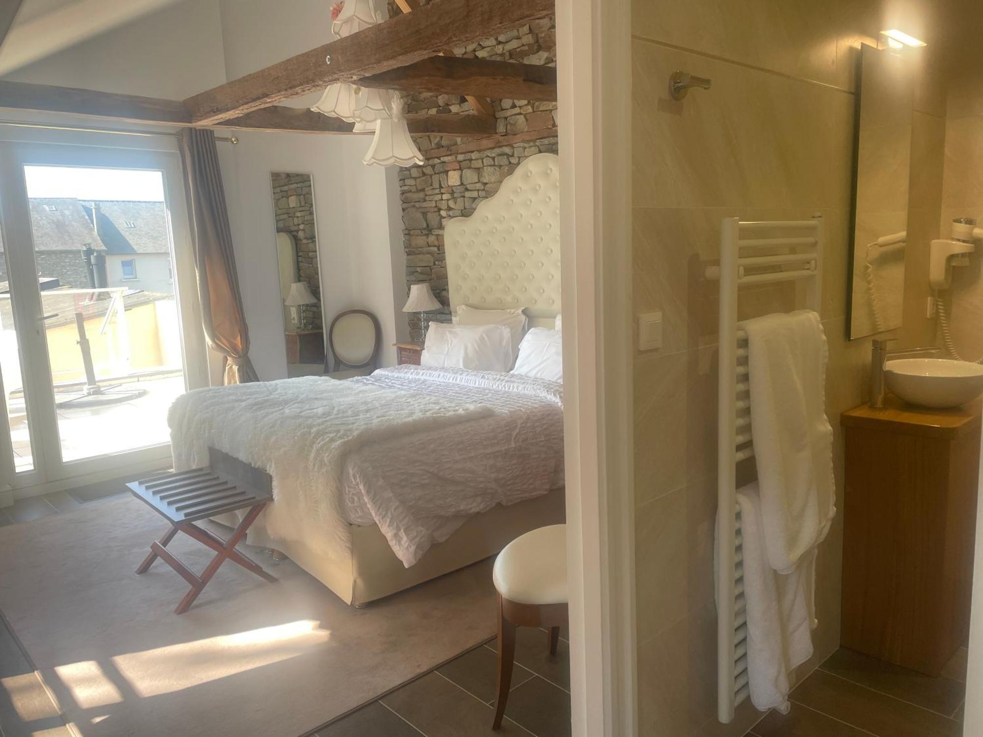 Hotel Victor Hugo Понторсон Екстериор снимка