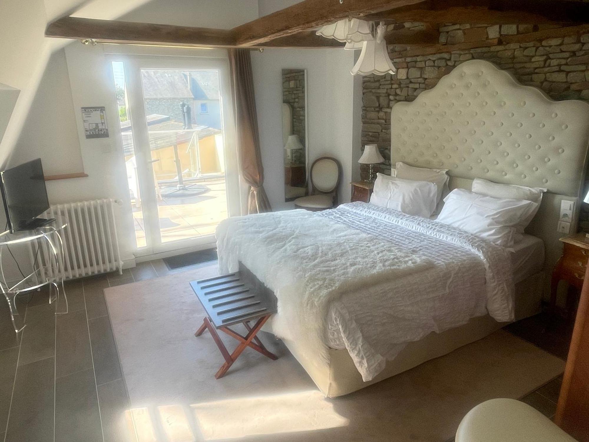 Hotel Victor Hugo Понторсон Екстериор снимка
