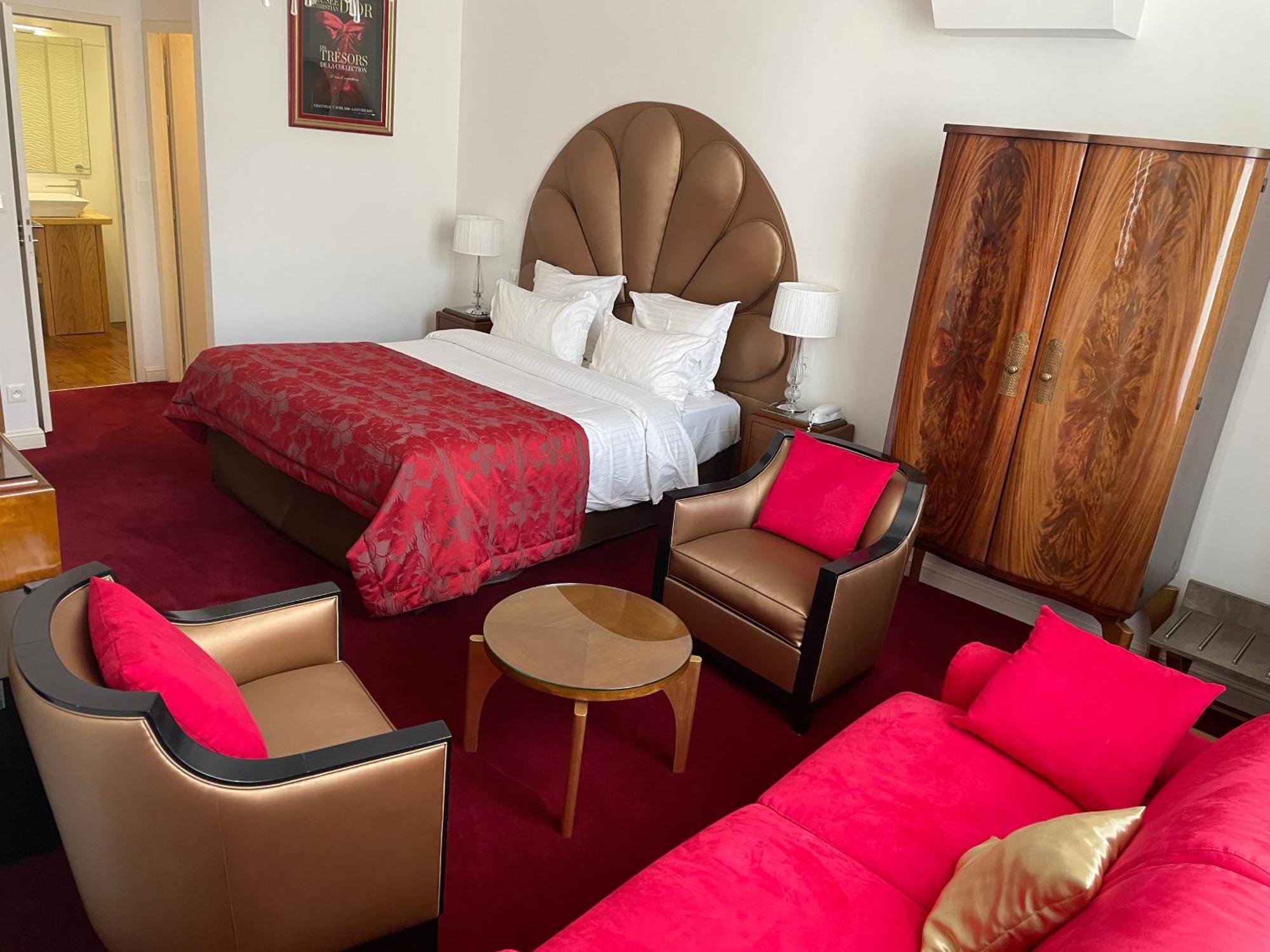 Hotel Victor Hugo Понторсон Екстериор снимка