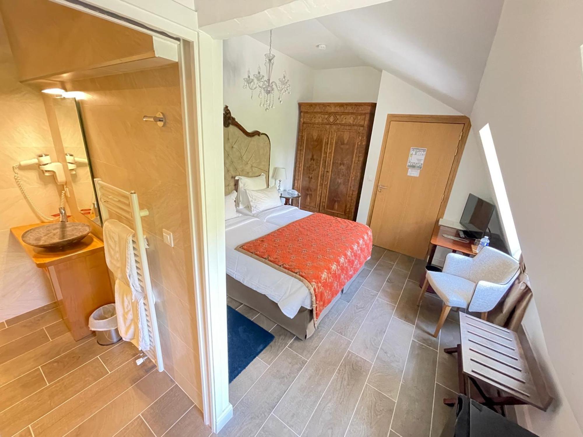Hotel Victor Hugo Понторсон Екстериор снимка