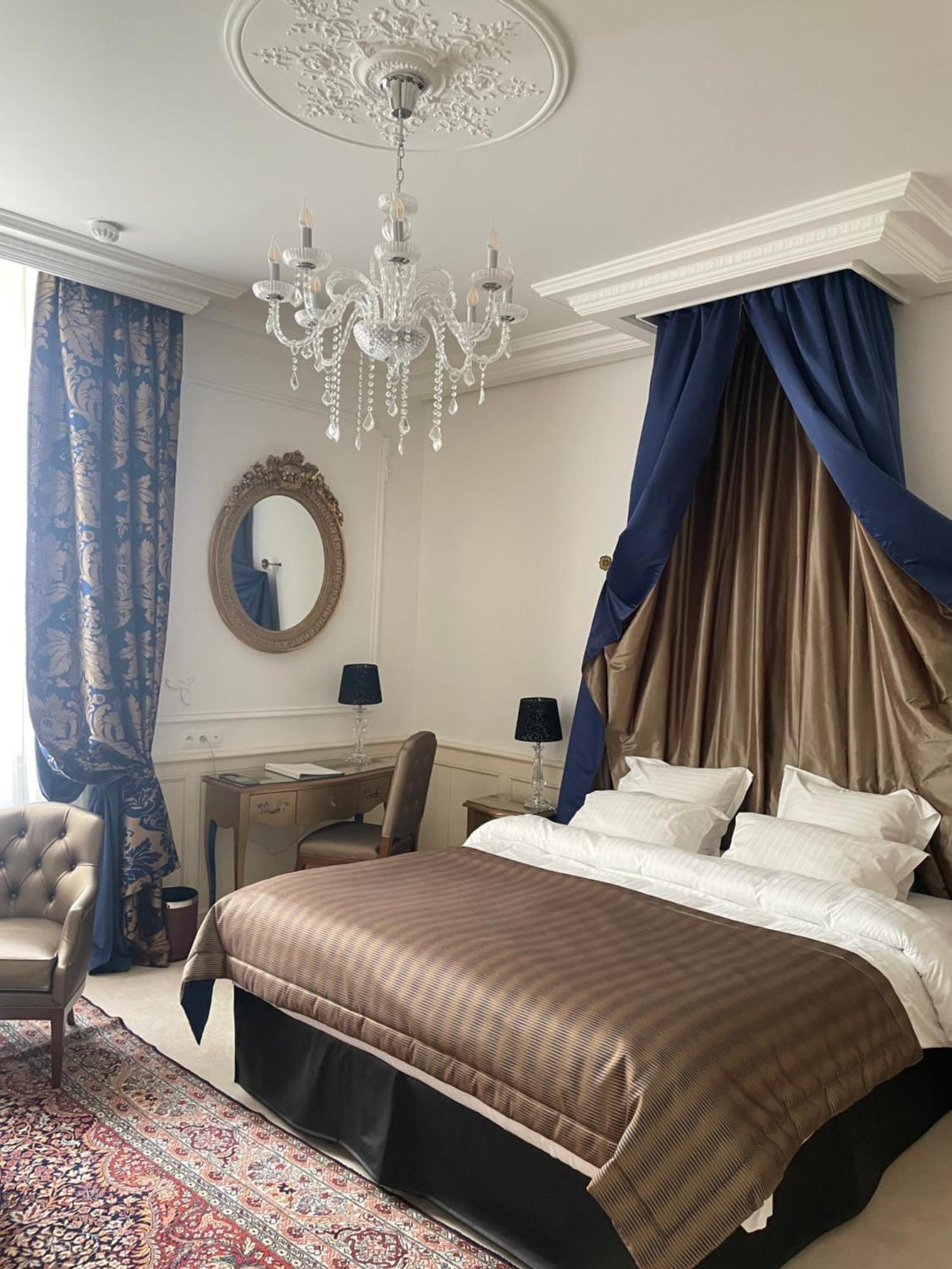 Hotel Victor Hugo Понторсон Екстериор снимка